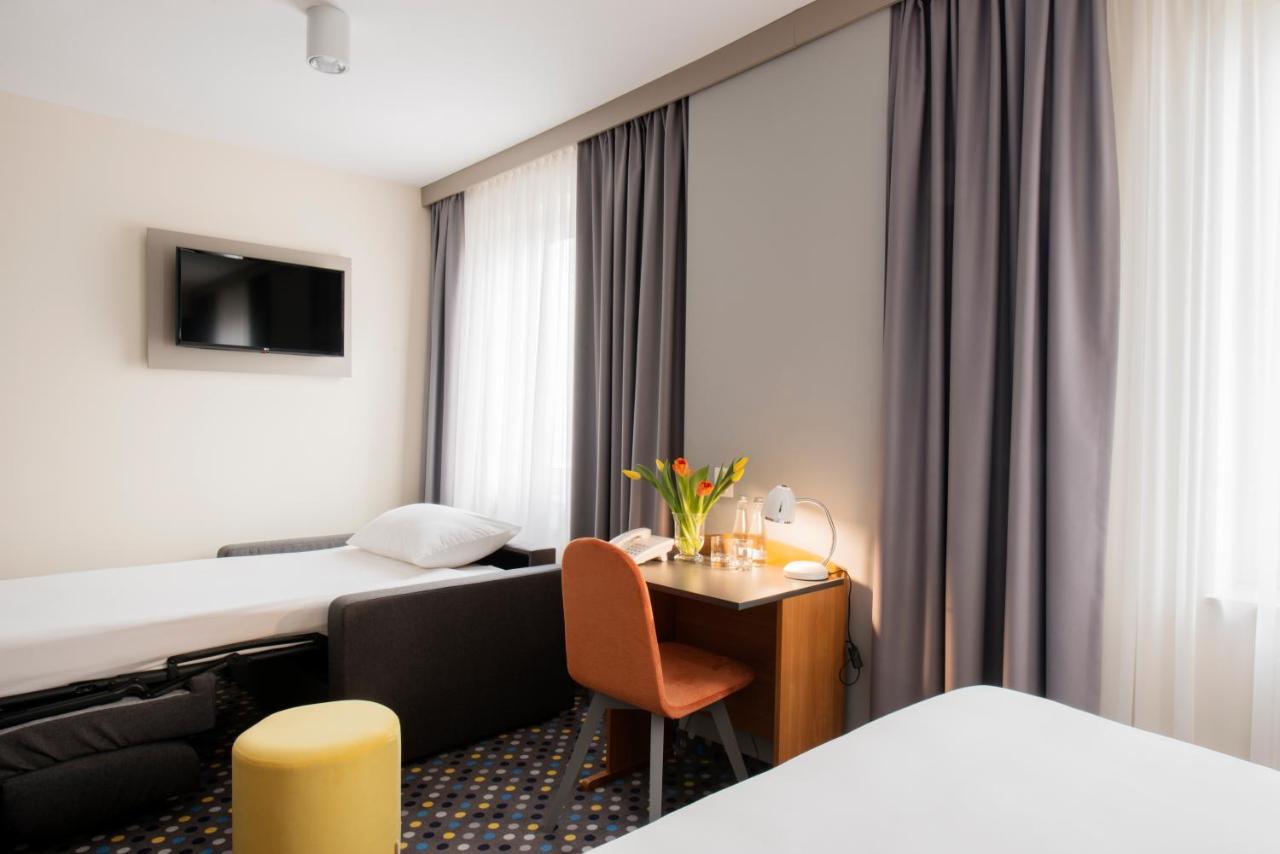 Ibis Styles Warszawa West Hotel Mory Bagian luar foto