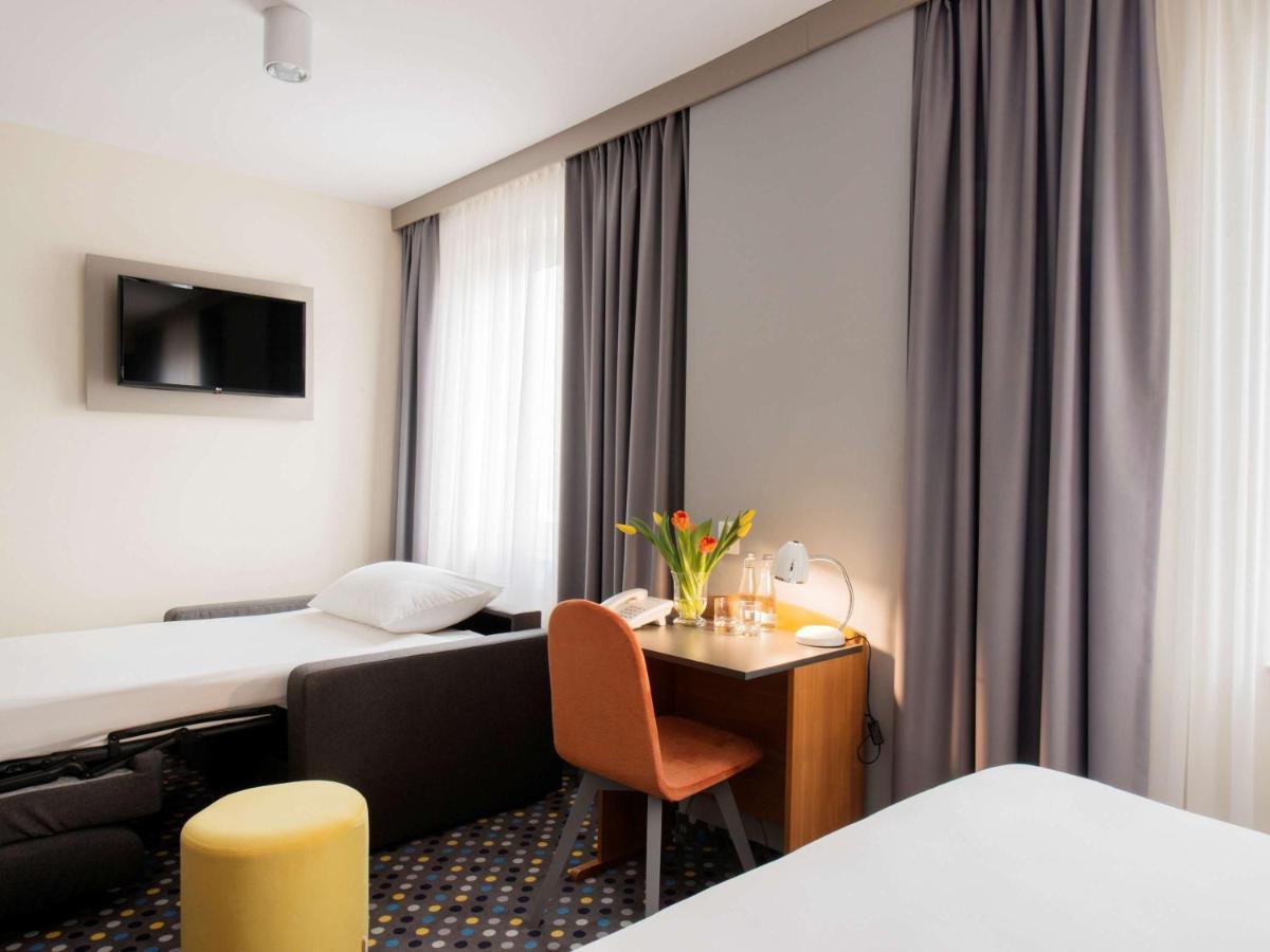 Ibis Styles Warszawa West Hotel Mory Bagian luar foto